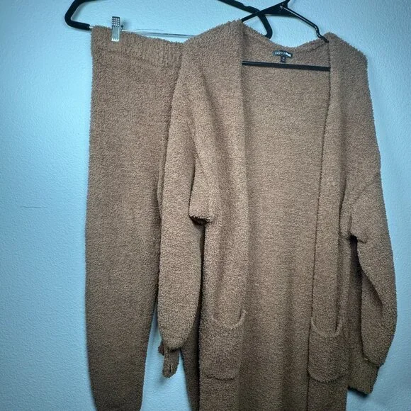 Mocha Fuzzy 3 Piece Ensemble Legging - Picture 2 of 7